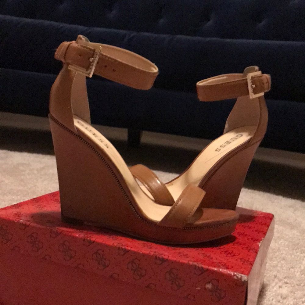 Pre-Owned Guess Sandals
